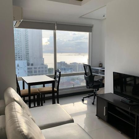 1 Bedroom With Balcony, Fully Furnished Overlooking Manila Bay At Birch Tower, Malate, Manila Exterior photo